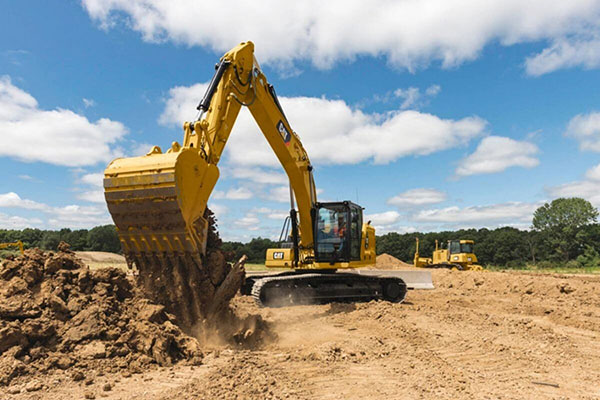 Eliminación de fallas de la desviación del dispositivo de viaje de la excavadora de la serie CAT320