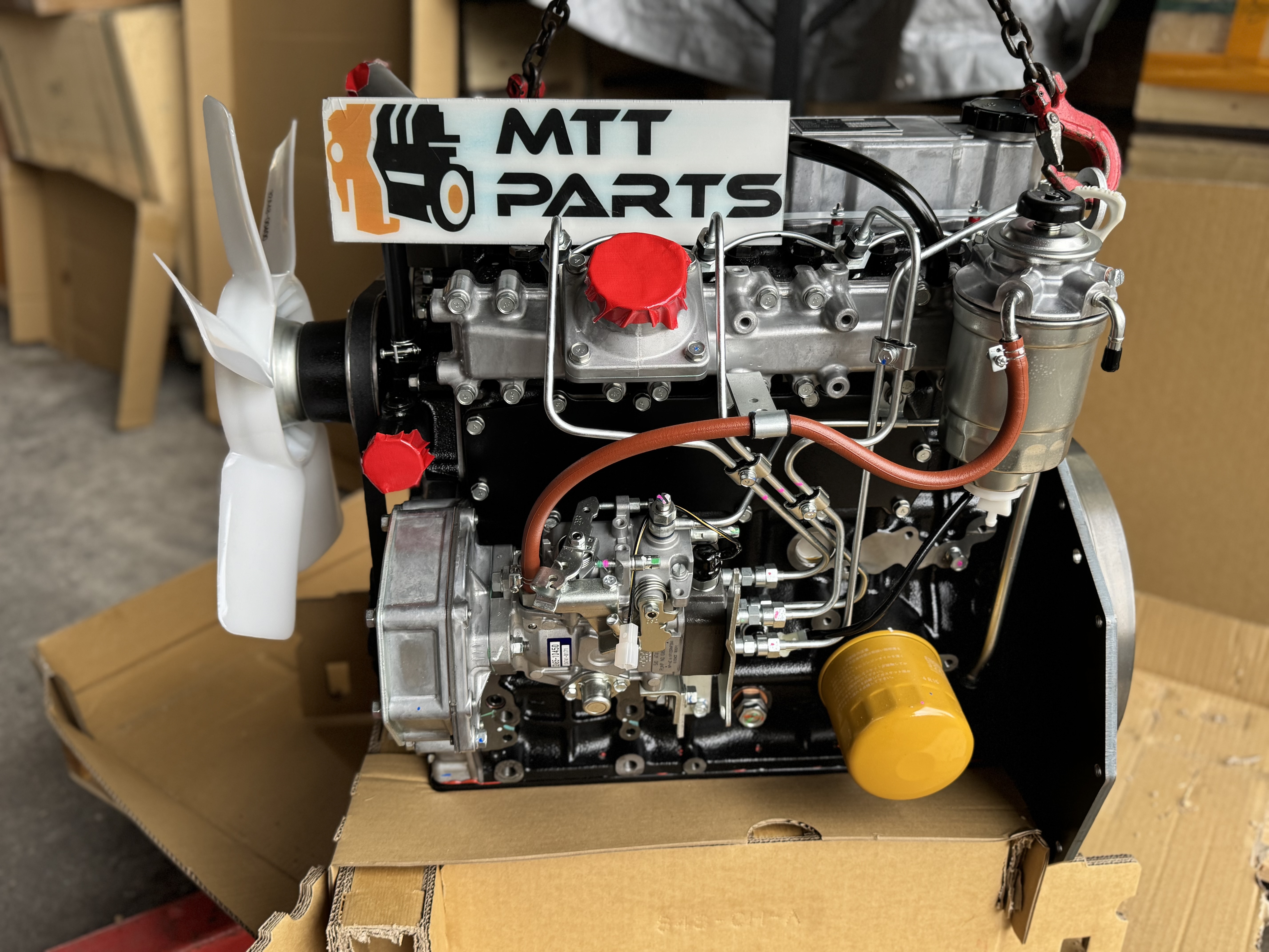 10 motores Mitsubishi S4S nuevos entregados al cliente